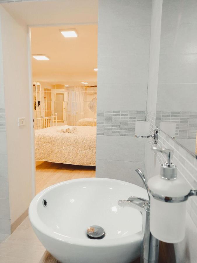 Ferienwohnung Interno25 Taranto Exterior foto
